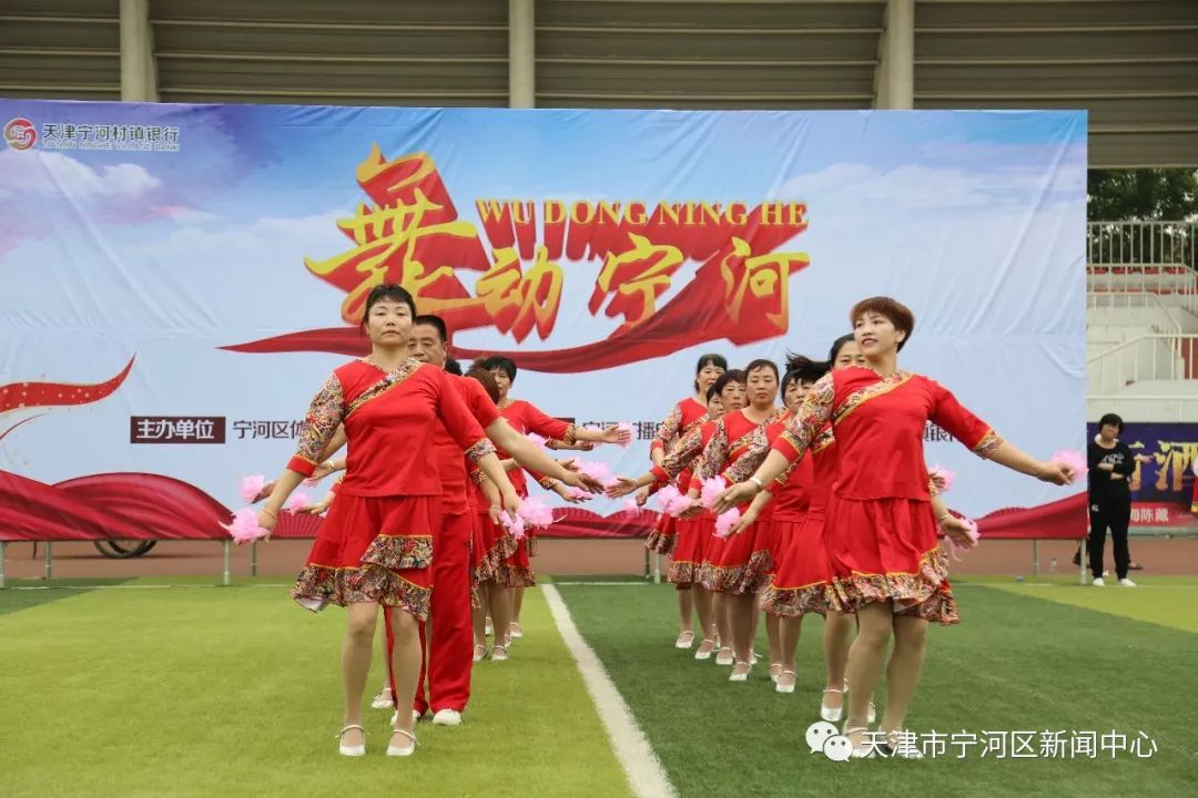 雪山姑娘的獨特風(fēng)情，最新水兵舞在小巷深處的展現(xiàn)