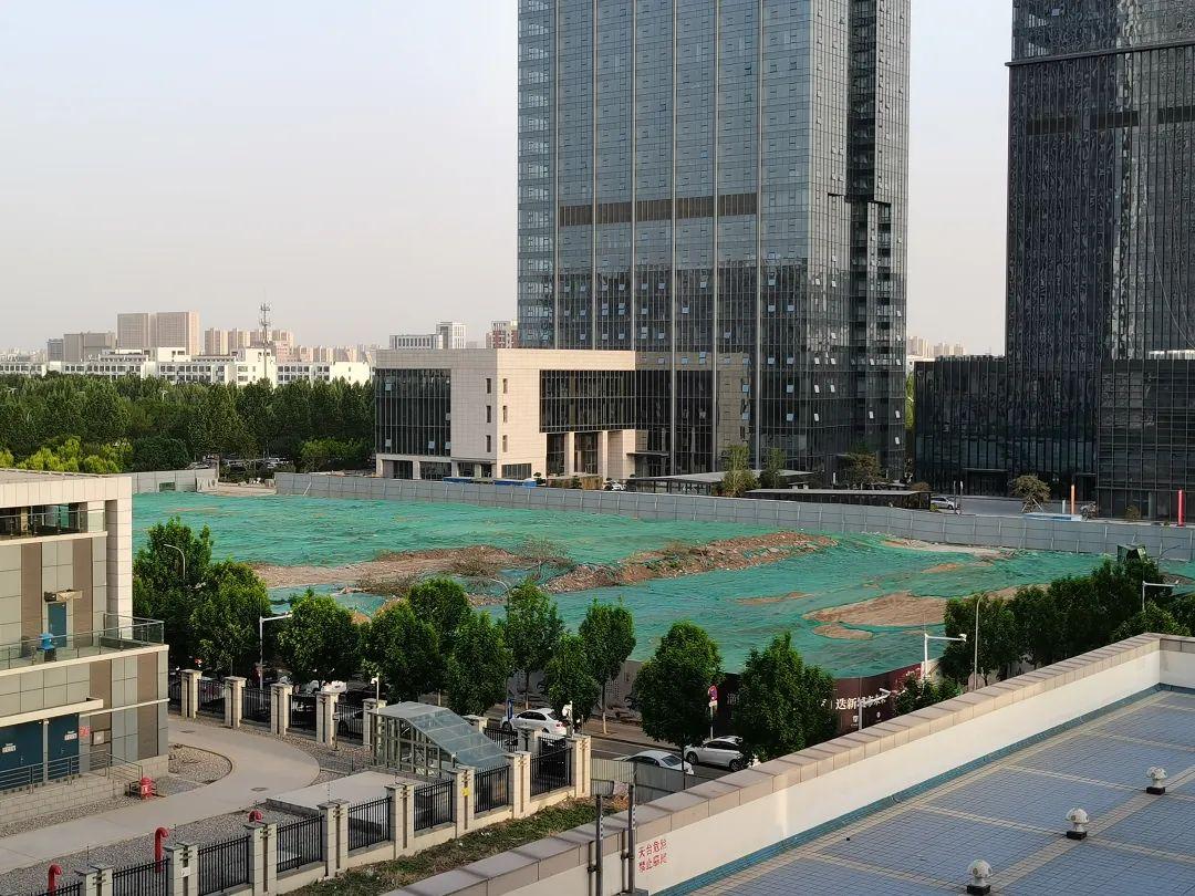 明發(fā)世貿(mào)中心，日常溫馨與友情家庭的故事更新