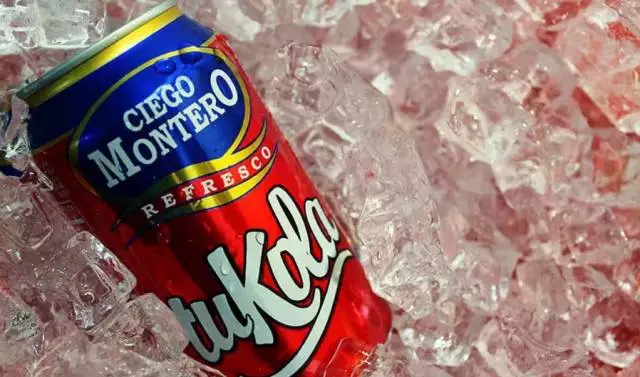 科技浪潮中的暢飲狂歡，最新可樂廣告引領(lǐng)新時代之味