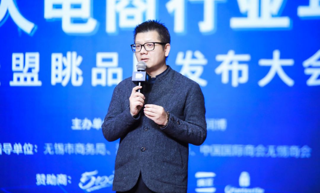 方凱雷最新,方凱雷最新動態(tài)，探索科技前沿，引領(lǐng)行業(yè)創(chuàng)新