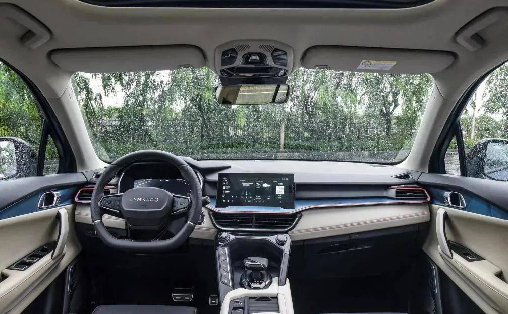 領(lǐng)克最新內(nèi)飾驚艷亮相，高級質(zhì)感令人矚目！