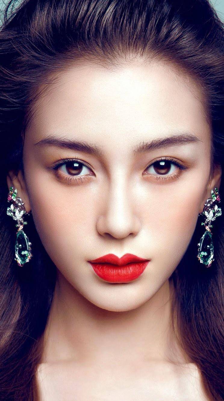 女明星唇色之旅，探尋內(nèi)心平靜的唇妝藝術(shù)