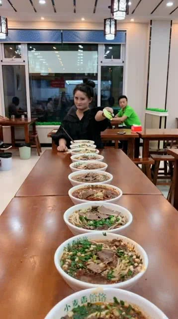 智能面食競技盛宴，全新科技引領(lǐng)吃面條比賽風(fēng)潮！