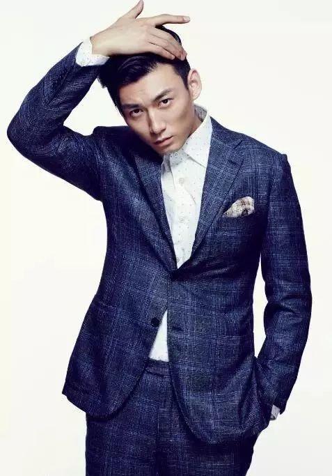 演員王翌舟，從舞臺到熒屏的自信成就之路