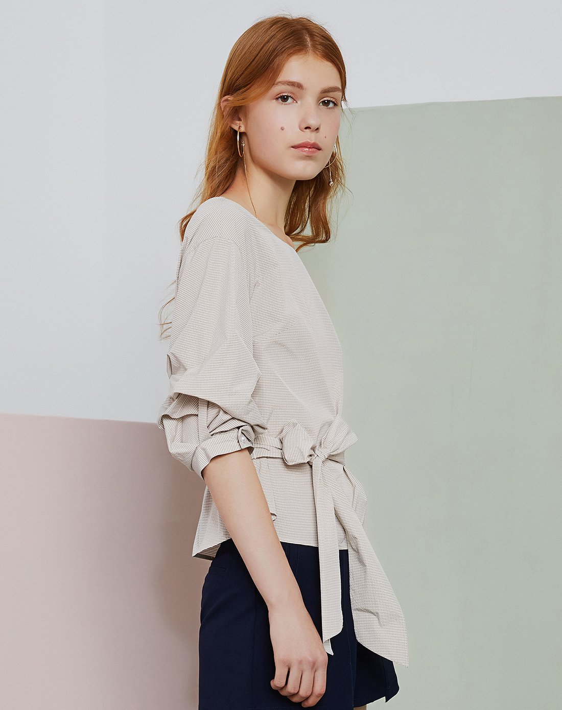 紅袖新款服飾，時(shí)尚自信之源，引領(lǐng)風(fēng)尚變化之路