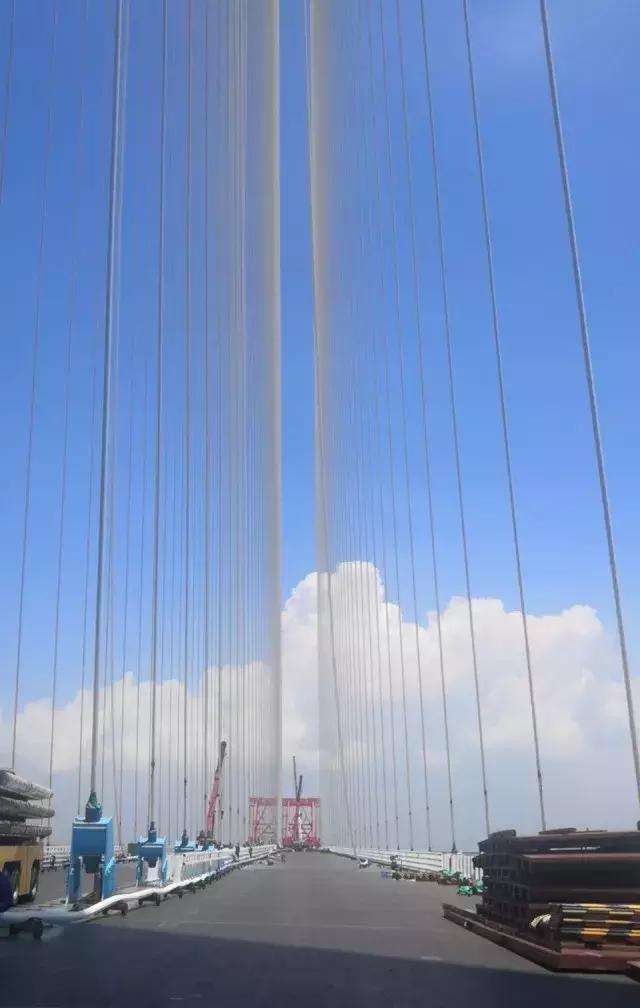 滬通長江大橋最新工程動態(tài),滬通長江大橋最新工程動態(tài)，橋上的友情與家的溫馨
