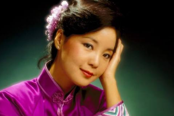 娛樂圈明星與自然的永恒擁抱，逝去的星光，在自然中閃耀