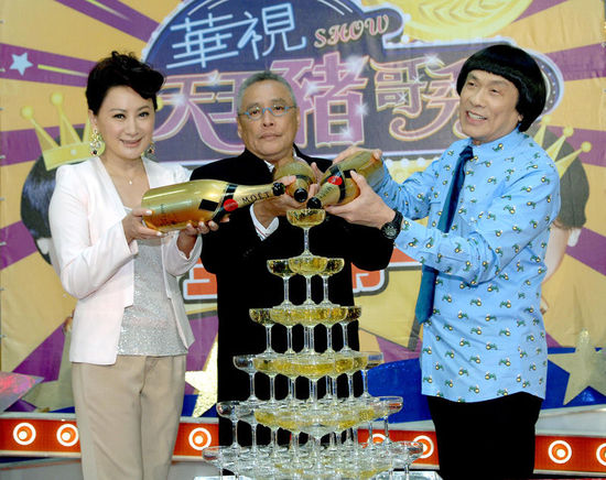 豬哥亮陳亞蘭最新動態(tài)揭秘，小巷美食寶藏大揭秘！