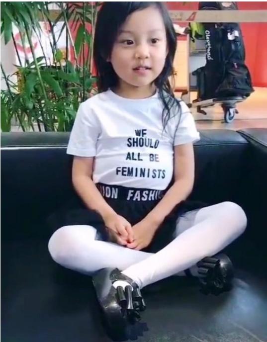 李小路女兒近照，自然美景中的探索之旅獨家曝光