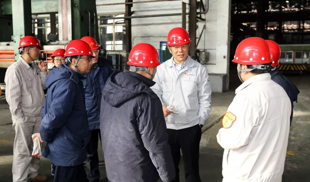 鞍鋼集團領導層引領變革，鑄就輝煌新篇章