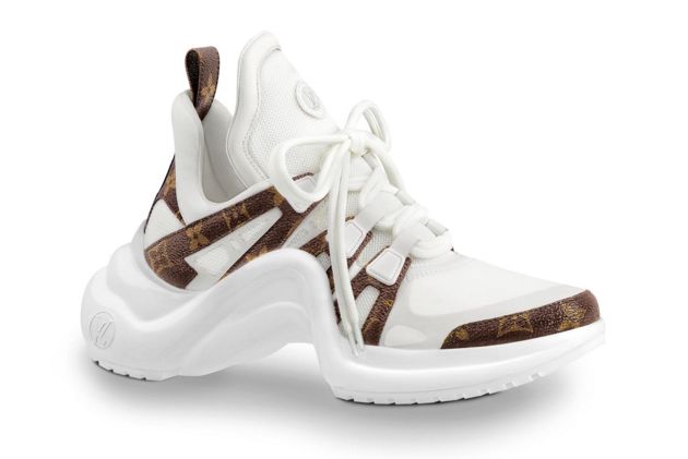 最新款LV女鞋登場，時(shí)尚巔峰之作閃耀亮相