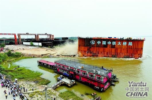 楊泗港長(zhǎng)江大橋最新動(dòng)態(tài)，全面指南與詳細(xì)步驟解讀