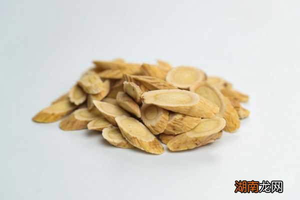 黃芪價(jià)格揭秘，黃芪價(jià)值背后的友情故事