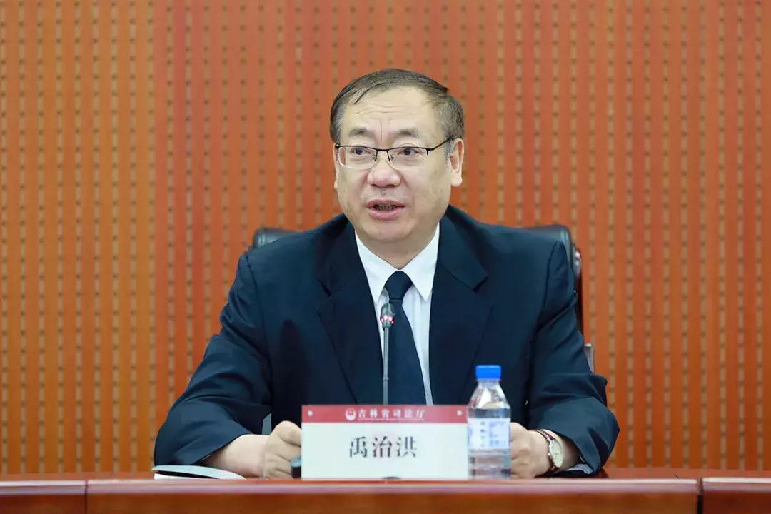 最新視頻廳，友情放映與家的溫馨時光