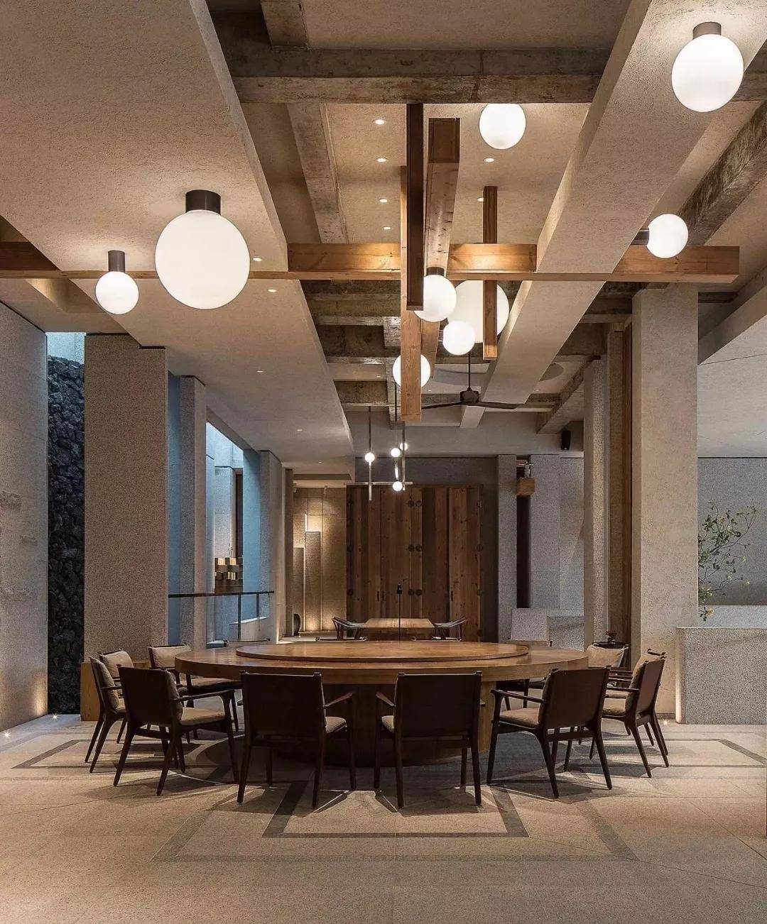 最新過道吊裝設(shè)計(jì)，小巷深處的獨(dú)特探索之旅