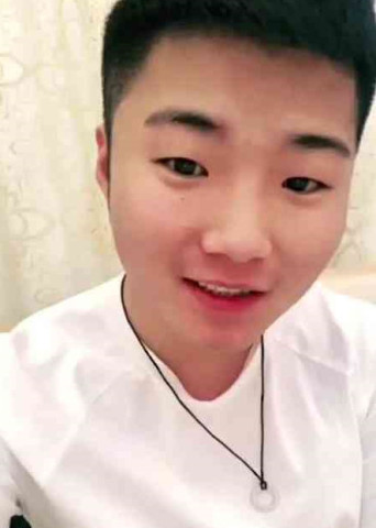 白小白最新時(shí)尚活力照片曝光，捕捉魅力瞬間