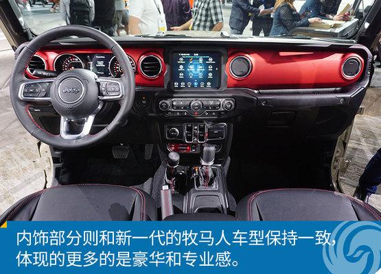 最新WWE狂野角斗士，熱血激戰(zhàn)，榮耀歸來！