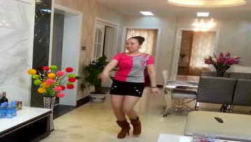 南昌玲玲最新睡衣，自然美景之旅的時尚邀請