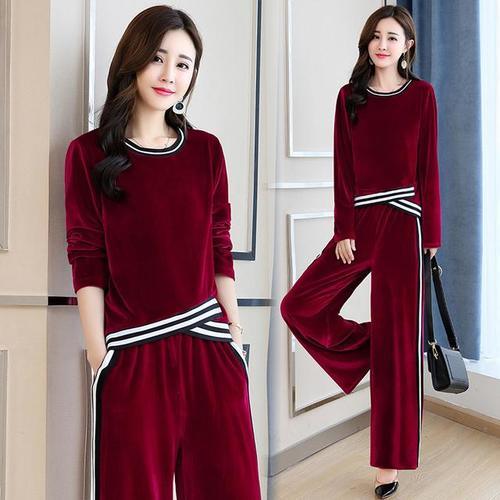 2025秋季女裝流行趨勢，自信與成長力量的時(shí)尚變遷