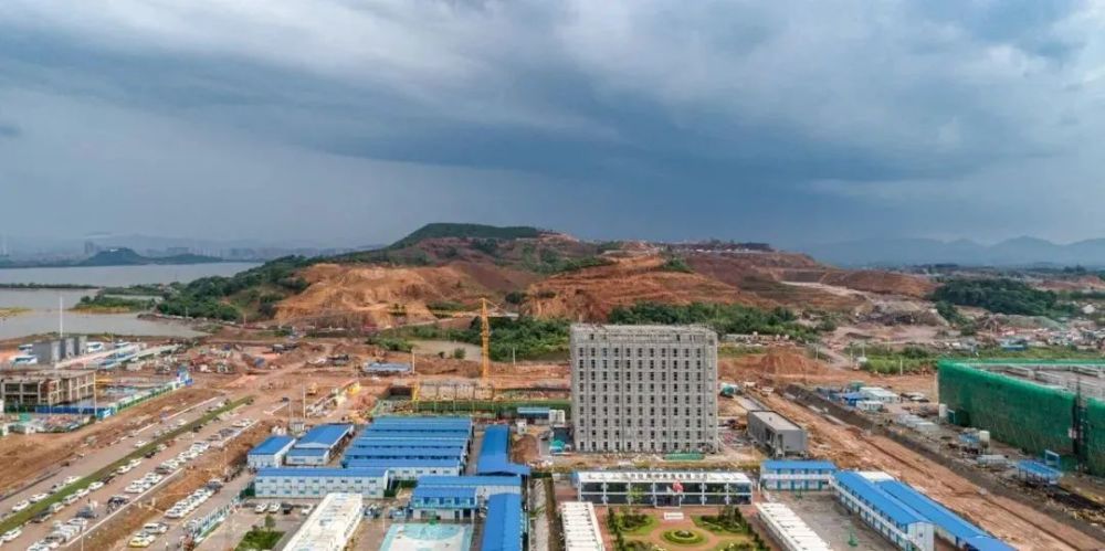 運(yùn)動(dòng)場(chǎng)館燈具 第75頁(yè)