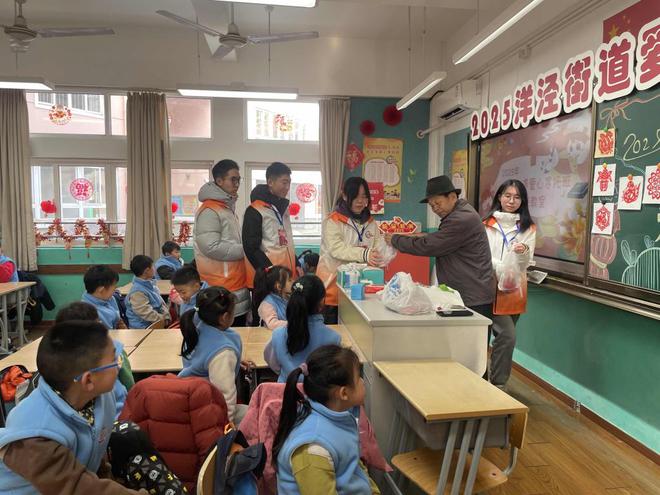 上海最新上課，時(shí)代背景下的教育革新探索