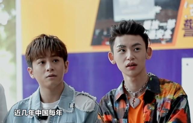 小鬼最新綜藝節(jié)目，青春風(fēng)暴背后的背景、事件與影響力