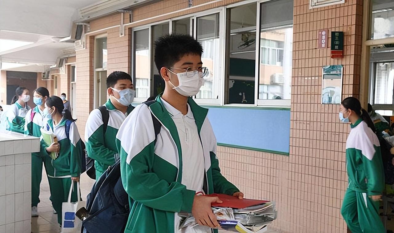 最新暴雨通知，科技智能守護(hù)安全，生活無憂預(yù)警通知