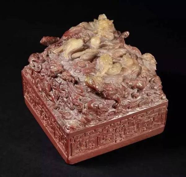 時代之光下的璀璨明珠，最新款寶雕亮相！